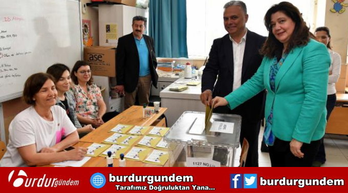 Başkan Uysal, oyunu kullandı