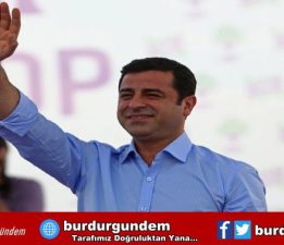 Selahattin Demirtaş aktif siyaseti bıraktığını açıkladı