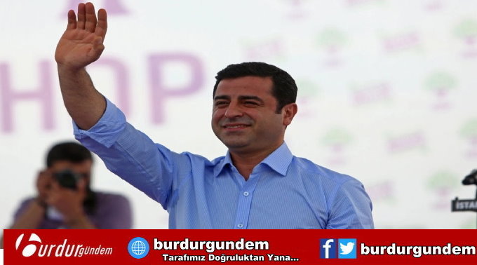 Selahattin Demirtaş aktif siyaseti bıraktığını açıkladı