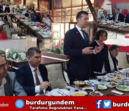 CHP’Lİ VEKİL AKBULUT KAHVALTIDA BASIN MENSUPLARI İLE BİR ARAYA GELDİ