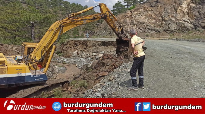 BURDUR İL ÖZEL İDARESİ’NDEN SELDEN ZARAR GÖREN YOLLARDA TADİLAT