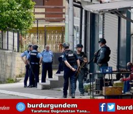 Sırbistan üç Kosova polisini gözaltında tutuyor