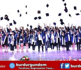 BAHÇEŞEHİR KOLEJİNDE COŞKULU MEZUNİYET TÖRENİ!