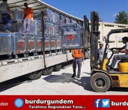 BURDUR’DAKİ BELEDİYELERE 384 ÇÖP KONTEYNIRI DAĞITILDI