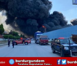 Manisa’da geri dönüşüm tesisinde yangın çıktı