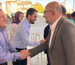 Milletvekili Korkmaz Genç Çifti Yalnız Bırakmadı
