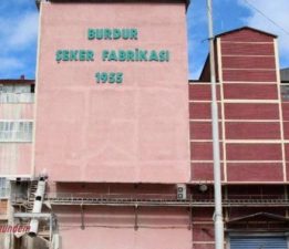 BURDUR ŞEKER FABRİKASINDA İLK ŞEKER BANTTAN İNDİ