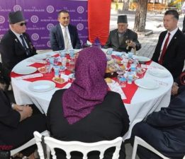 VALİ ÖKSÜZ’DEN GAZİLER GÜNÜNDE ANLAMLI BULUŞMA