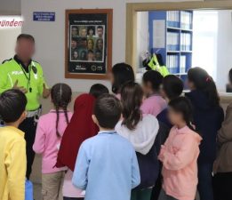 GÖLHİSAR İLÇE EMNİYET MÜDÜRLÜĞÜNE ÖĞRENCİLERDEN ZİYARET