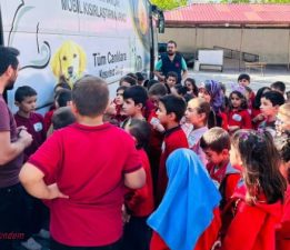 İL ÖZEL İDARESİ TARAFINDAN HAYVANLARI KORUMA GÜNÜ ETKİNLİĞİ DÜZENLENDİ