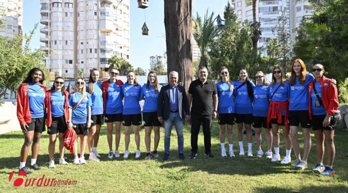 Başkan Uysal, ‘Rüyalar şehrinin rüya takımı olabiliriz’
