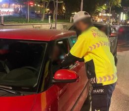 EMNİYET EKİPLERİNDEN TRAFİK UYGULAMASI: 11 ARAÇ TRAFİKTEN MEN EDİLDİ