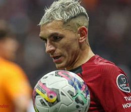 Galatasaray’dan Lucas Torreira’ya ödül