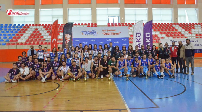 MAKÜFest 2024 Spor Şenlikleri Birimler Arası Öğrenci Voleybol Turnuvası Sonuçlandı