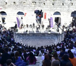 “İlçelerde Müzikli Günler” Konserleri Kibrya Antik Kent’te Başladı