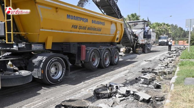 Lara Caddesi’ne sıfır asfalt