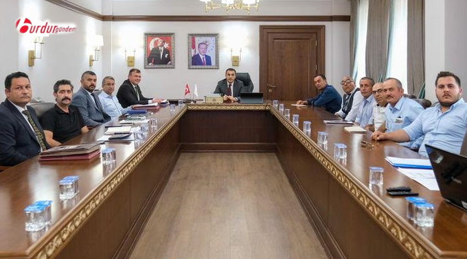 VALİ ÖKSÜZ MUHTARLARLA GÖRÜŞMEYE DEVAM EDİYOR