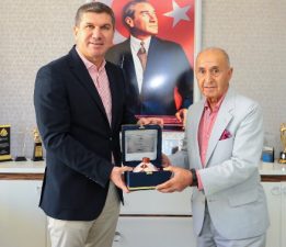 BAŞKAN ERCENGİZ’E ESKİ CHP GENEL BAŞKANI ÇETİN’DEN ZİYARET