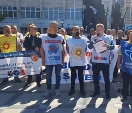 Burdur’da eğitim sendikalarından ortak basın açıklaması