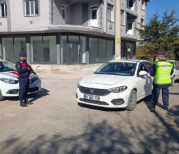 JANDARMA EKİPLERİNDEN TRAFİK DENETİMİ FAALİYETLERİ