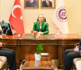 HURŞİT ÇETİN VE EŞİ DENİZ ÇETİN VALİ TÜLAY BAYDAR BİLGİHAN’I ZİYARET ETTİ