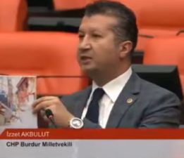 Burdur’da Atatürk büstleri çöp yığınları arasına atıldı!