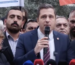 Deniz Yücel: “CHP’li belediye başkanlarının veremeyeceği hiçbir hesap yoktur”