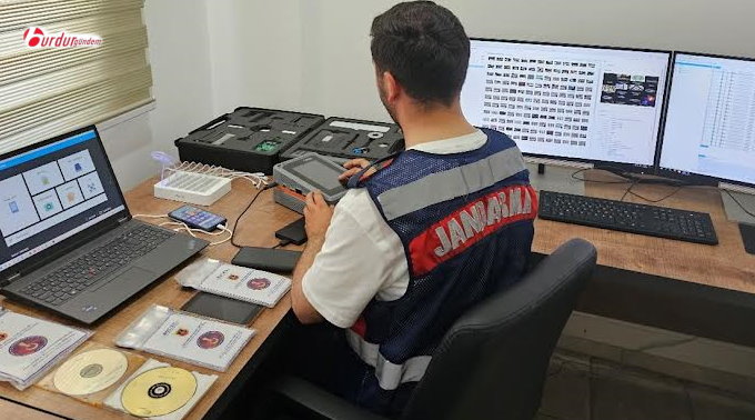 JANDARMA EKİPLERİNDEN SANAL DEVRİYE VE TERÖRLE MÜCADELE ÇALIŞMALARI