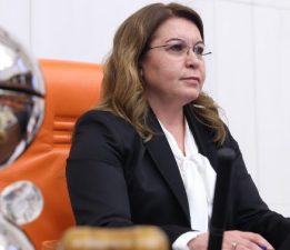 Gülizar Biçer Karaca: “Mustafa Kemal’in askerleriyiz” ifadesi bu milletin Cumhuriyet’ine, bağımsızlığına ve değerlerine bağlılığının bir yansımasıdır