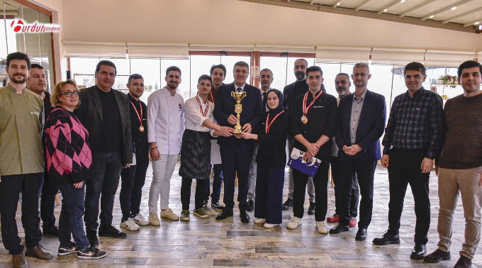 Gastronomi Alanında ‘Yılın En İyi Üniversite Ekibi’ Rektör Dalgar ile Buluştu