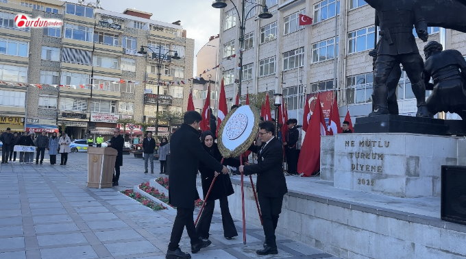 BURDUR’DA 24 KASIM ÖĞRETMENLER GÜNÜ KUTLANDI