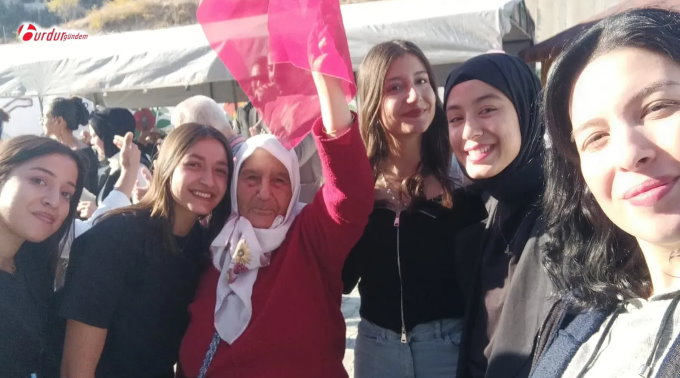 Cumhuriyet Coşkusu Farklı Kuşakları Buluşturdu