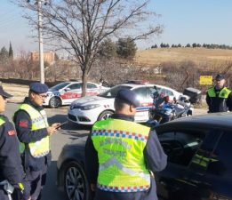 Burdur’da Kural tanımayan sürücülerin araçları trafikten men edildi