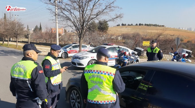 Burdur’da Kural tanımayan sürücülerin araçları trafikten men edildi