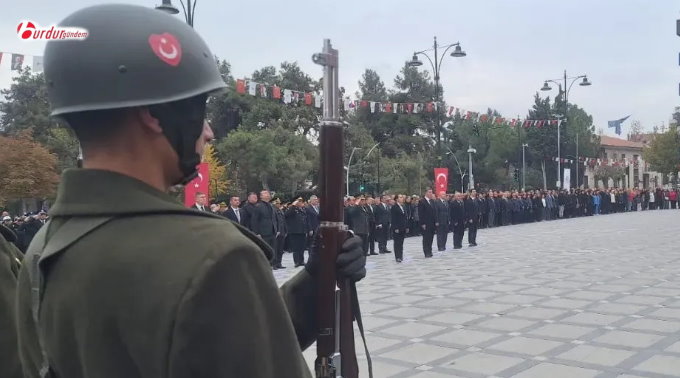 Burdur’da Ulu Önder Mustafa Kemal Atatürk sevgi saygı ve özlemle anıldı