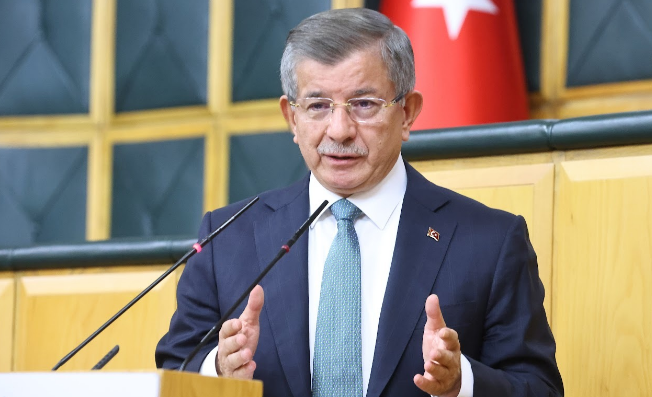 Davutoğlu’dan AKP’ye geçen vekillere zehir zemberek sözler