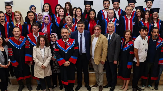 Lisansüstü Eğitimde kurumsal bir ilk: Sosyal Bilimler Enstitüsü mezuniyet töreni