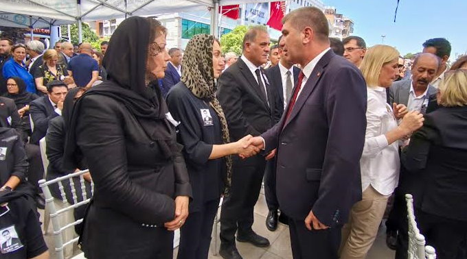 Başkan Ercengiz, Ferdi Zeyrek’in cenaze törenine katıldı