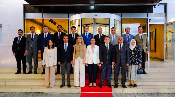 VALİ TÜLAY BAYDAR BİLGİHAN DÜZENLENEN VEDA PROGRAMINA KATILDI