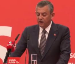 Özel Berlin’de düzenlenen Almanya Sosyal Demokrat Partisi kongresinde konuştu