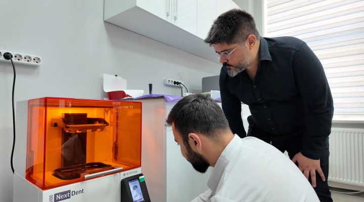 MAKÜ Diş Hekimliği Fakültesi’nde uyku apnesi apareyleri artık 3D teknoloji ile üretiliyor.