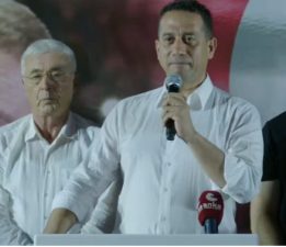Ali Mahir Başarır, “Antalya İradesine Sahip Çıkıyor” mitinginde “Biz geliyoruz, ilk seçimde kazanacağız”