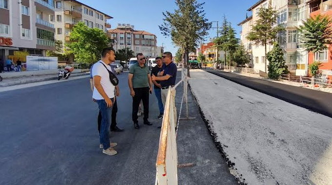 Başkan Ercengiz, asfalt çalışmalarını inceledi