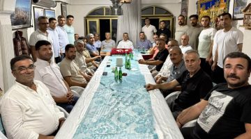 AK Parti Burdur her fırsatta Esnaf ve Vatandaşlar ile bir araya gelmeyi sürdürüyor.