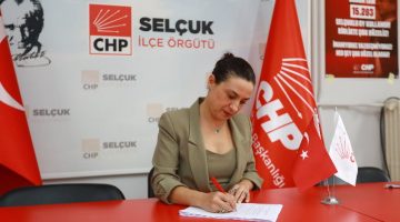 Selçuk Belediye Başkanı Filiz Ceritoğlu Sengel: Efeler yalnızca zeybekte diz çöker