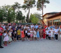 Burdur Belediyesi yaz sanat kursları sergisi yoğun ilgiyle açıldı