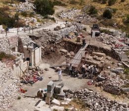 Türkiye’nin üçüncü büyük Odeonu Sagalasos’ta gün yüzüne çıkıyor