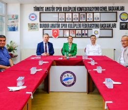 VALİ BİLGİHAN, SPOR, SAĞLIK VE SANAYİ TEMSİLCİLERİYLE BULUŞTU