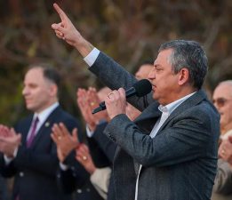 Özgür Özel’den ’29 Ekim’ mesajı: “Cumhuriyetimizin yeniden kurtarılmasına ihtiyaç var”