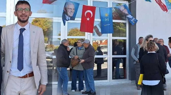 İYİ Parti Burdur Merkez İlçe Başkanlığı’nın 4’üncü Olağan Kongresi’nde Alihan Diken başkan seçildi.